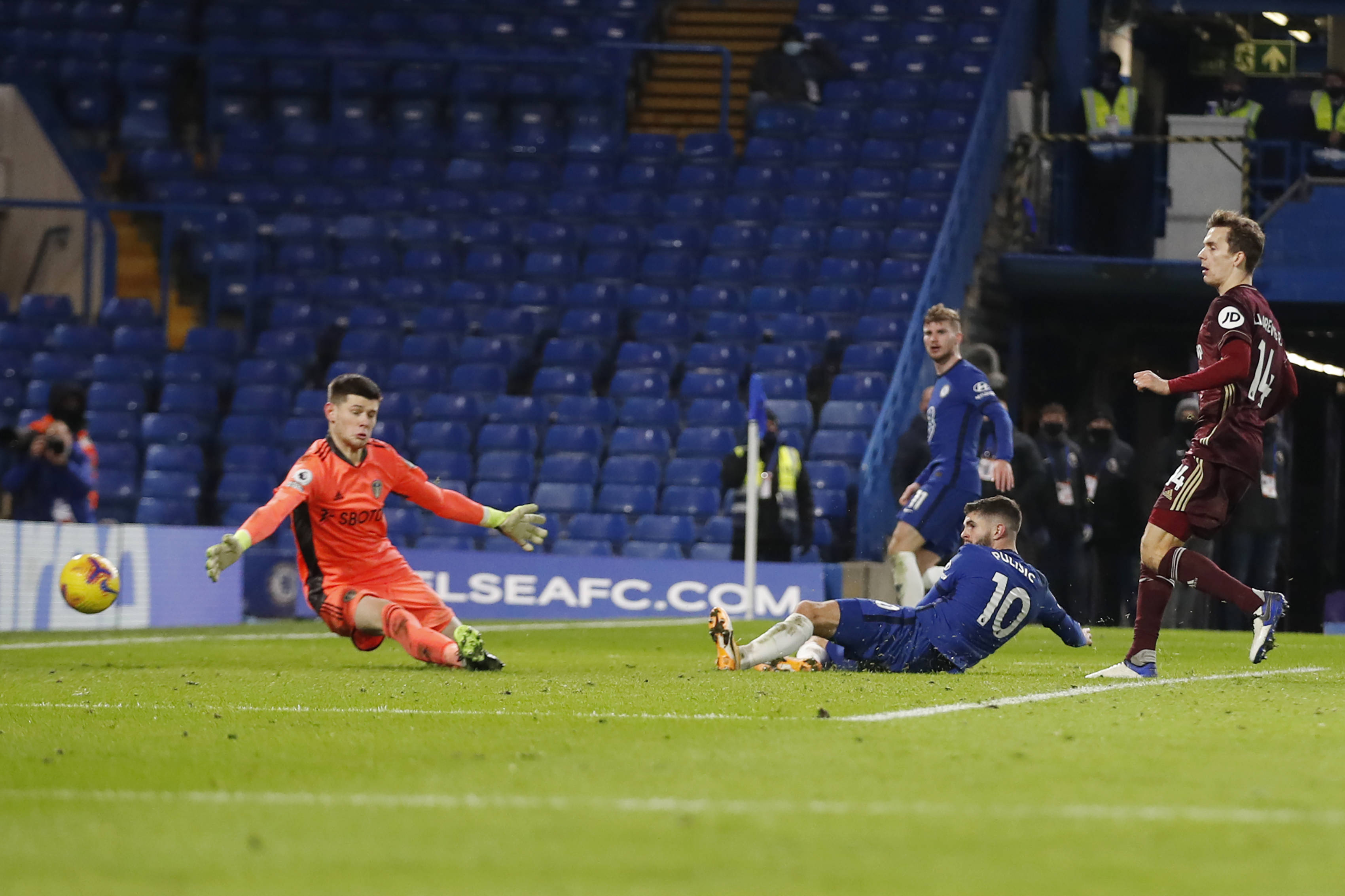 他不仅以卓 他不仅以卓